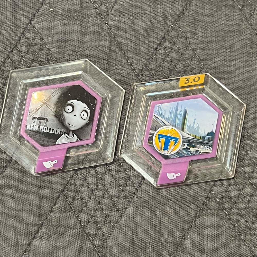 Disney Infinity power discs: new holland and Tomorrowland
